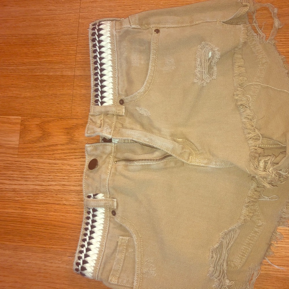 P.S. Erin Wasson like new shorts.